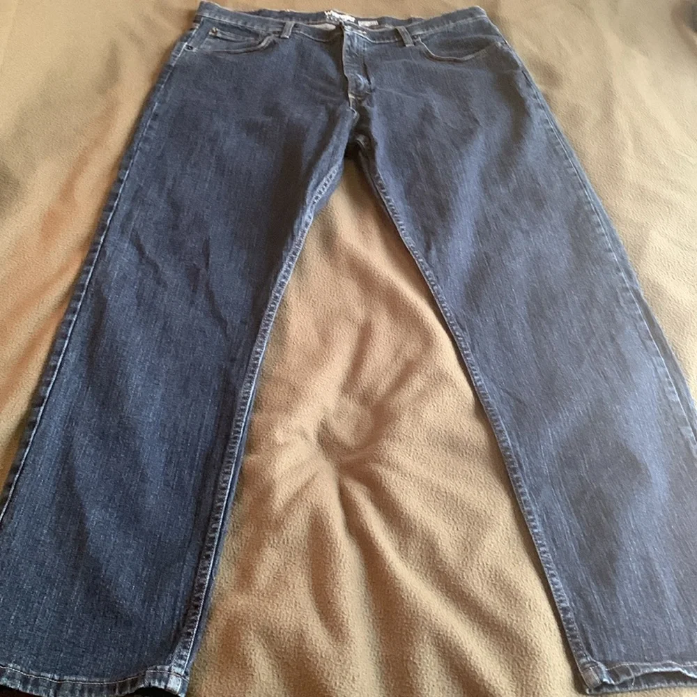 Men’s Wrangler reserve advanced comfort blue jeans. Size 38x32 - Picture 4 of 7